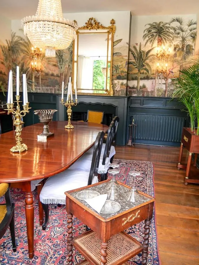 Chateau Les Estournels Montlauzun Villa